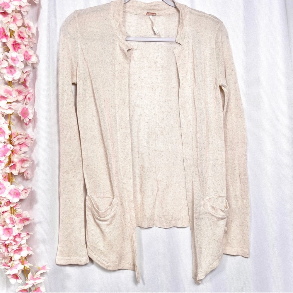 Free People Cardigan Lightweight
Knit Sweater